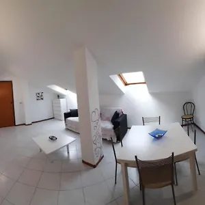 Attico Del Sole Zero Undici Zero Uno Sette Lt 0787 Appartement